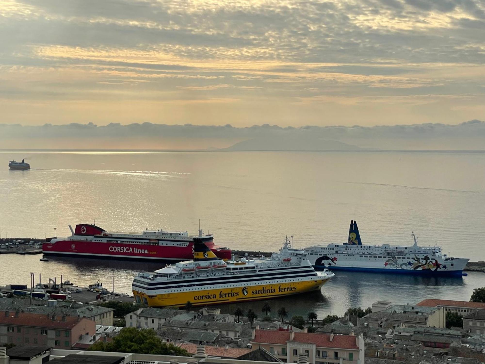 F3 Gd Standing 87 M2 Extraordinaire Vue Mer Pano Bastia  Exterior photo